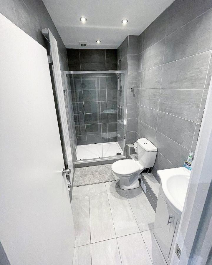 Ak Serviced Apartments - Exclusive Two-Bedroom Apartment Кардифф Экстерьер фото