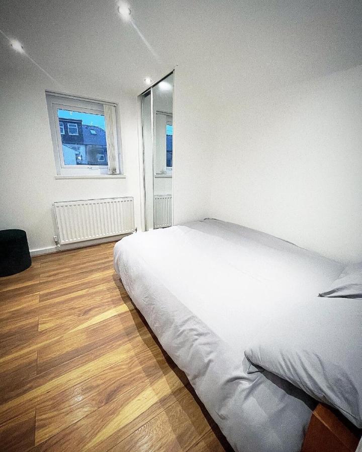 Ak Serviced Apartments - Exclusive Two-Bedroom Apartment Кардифф Экстерьер фото